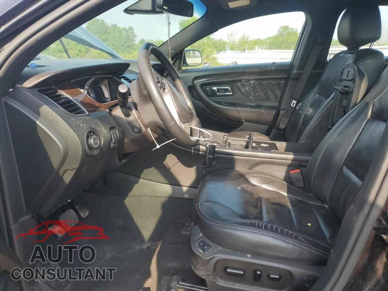 FORD TAURUS 2019 - 1FAHP2F83KG106692