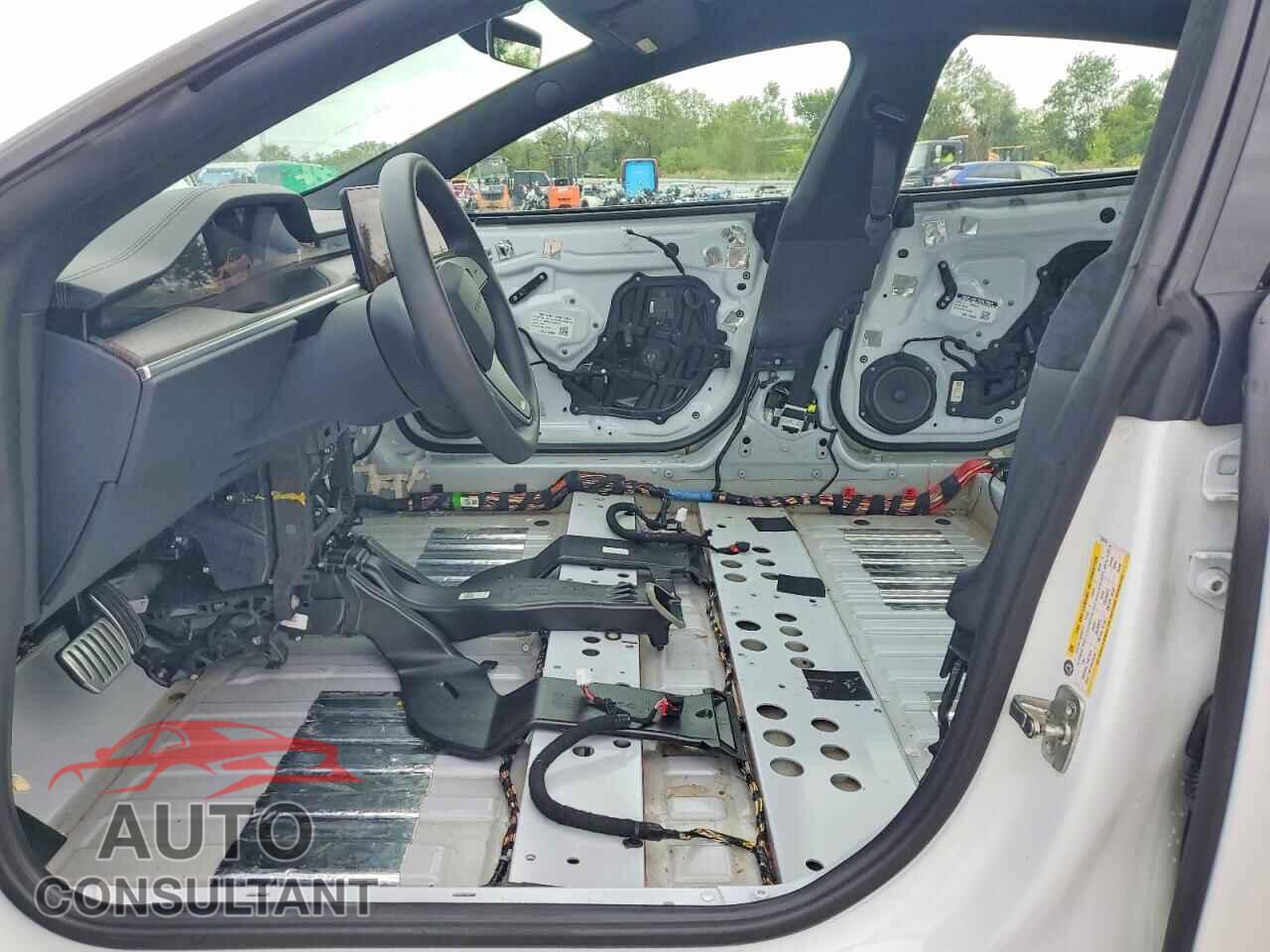 TESLA MODEL S 2023 - 5YJSA1E5XPF522078