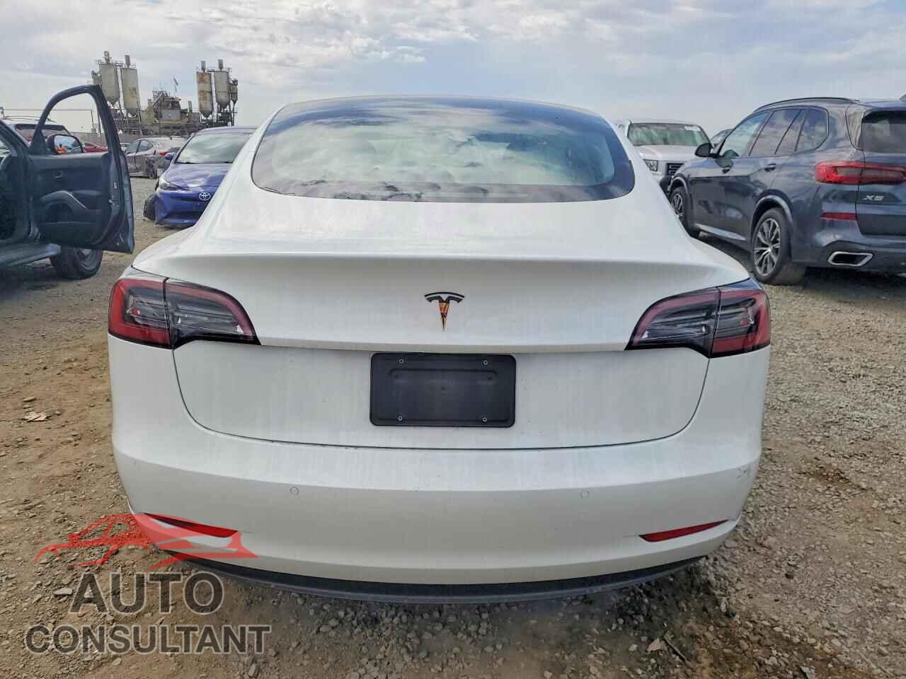 TESLA MODEL 3 2022 - 5YJ3E1EA9NF320934