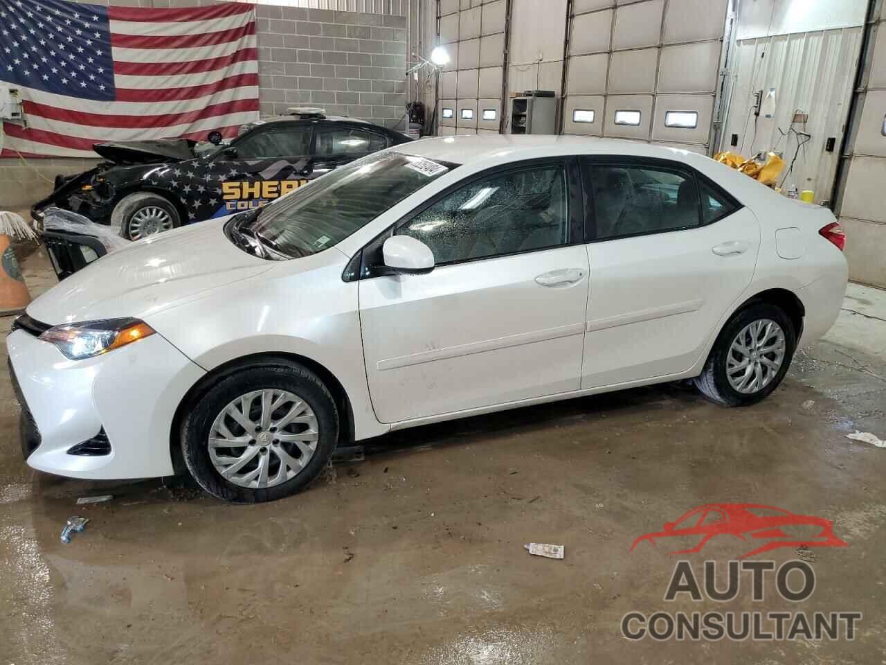 TOYOTA COROLLA 2018 - 5YFBURHE9JP775177