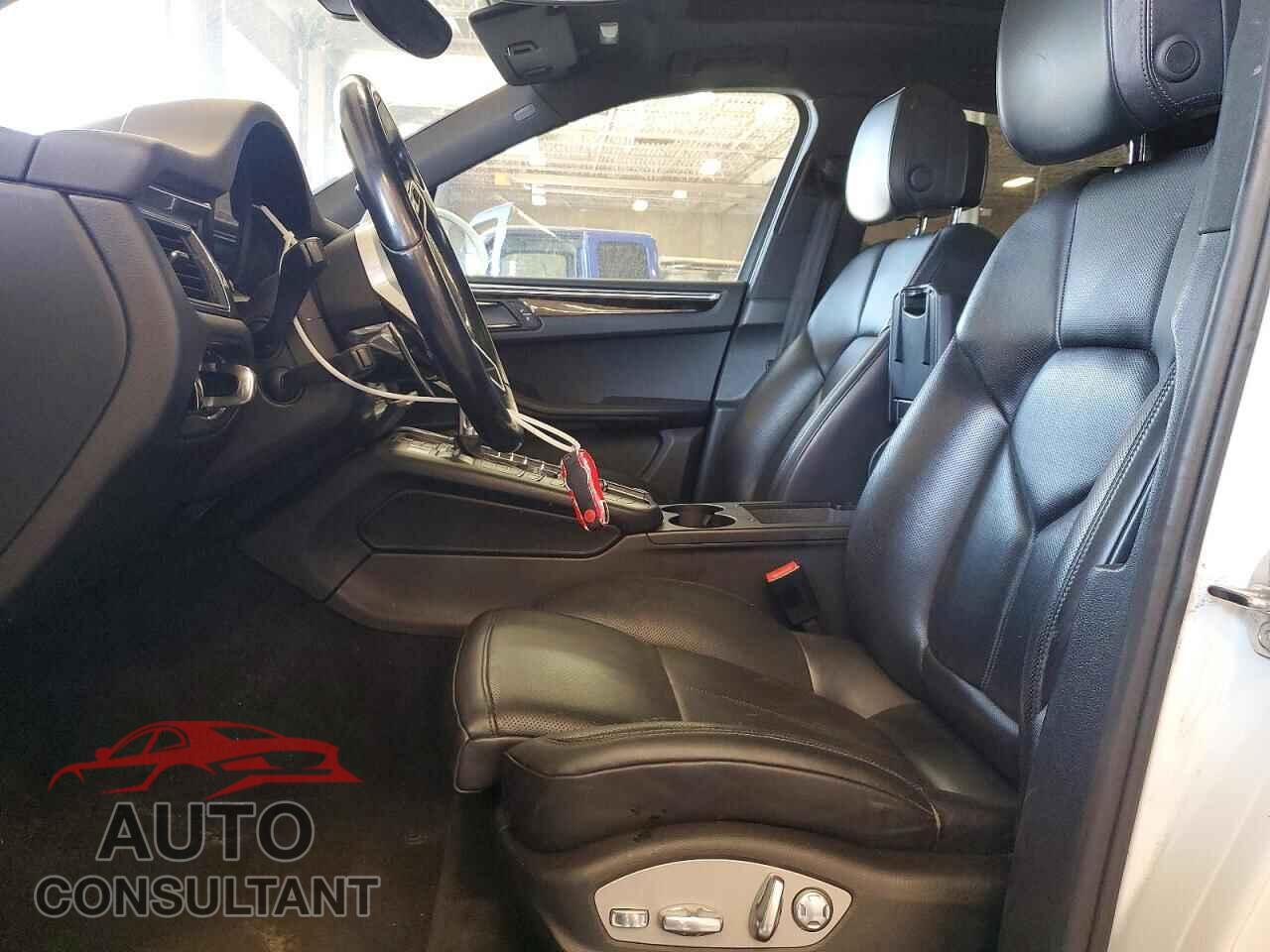 PORSCHE MACAN 2017 - WP1AA2A51HLB02181