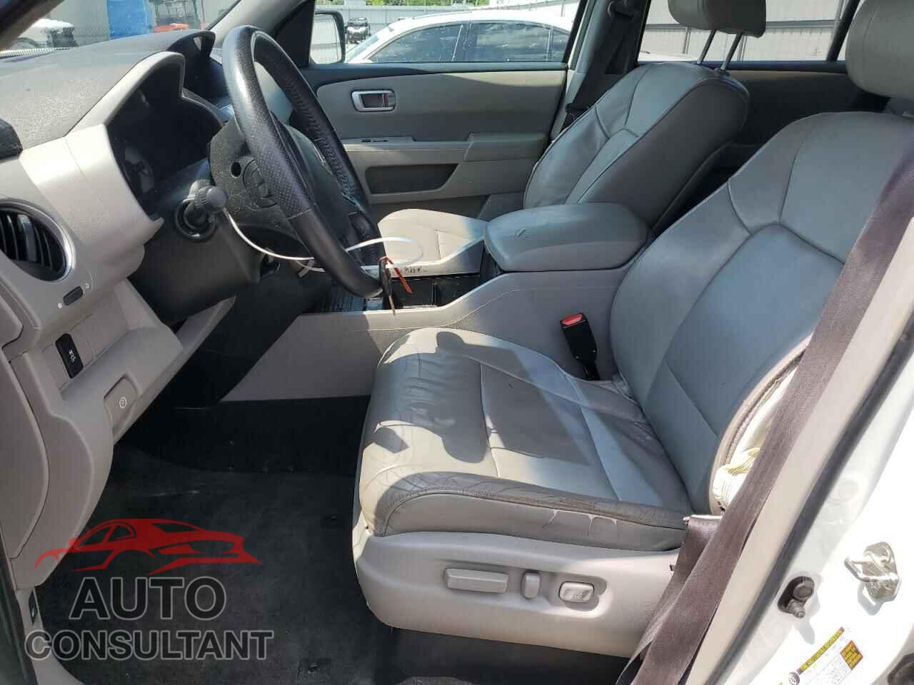 HONDA PILOT 2013 - 5FNYF3H64DB009478