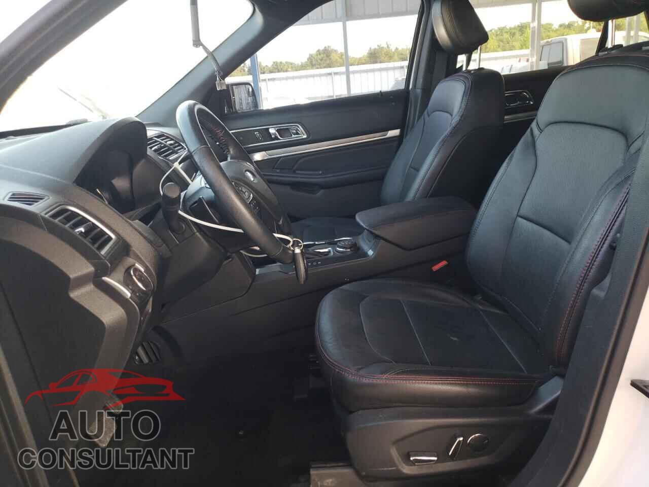 FORD EXPLORER 2018 - 1FM5K8GT9JGB65211