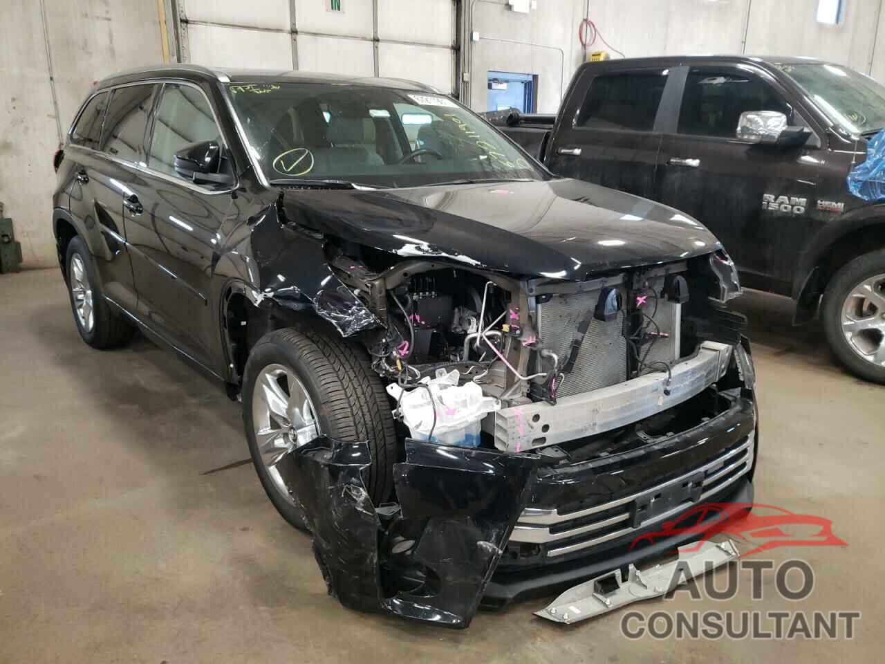 TOYOTA HIGHLANDER 2018 - 5TDDZRFH0JS880401