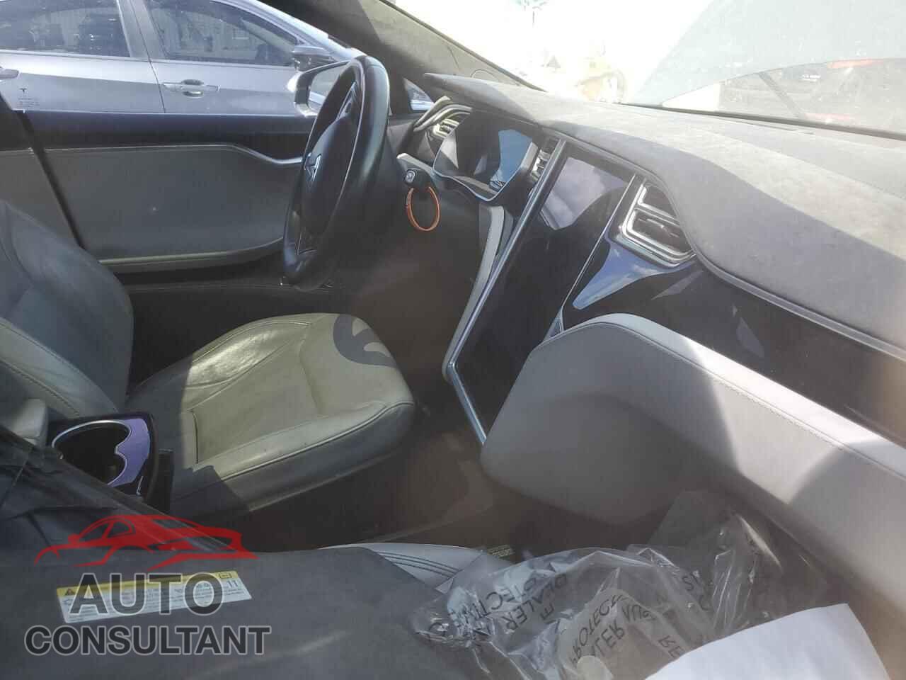 TESLA MODEL S 2015 - 5YJSA1E11FF107971