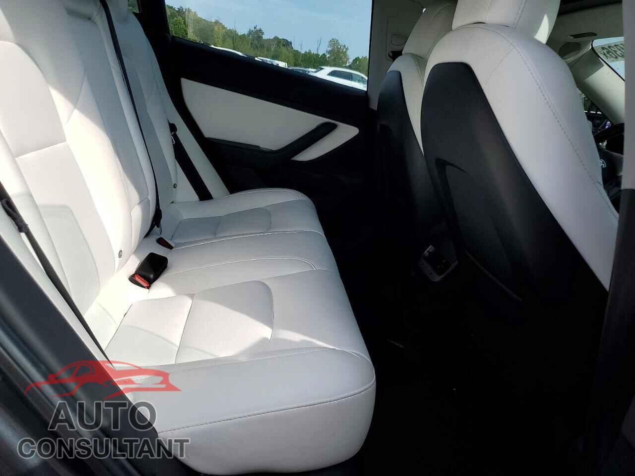 TESLA MODEL 3 2018 - 5YJ3E1EB7JF100498