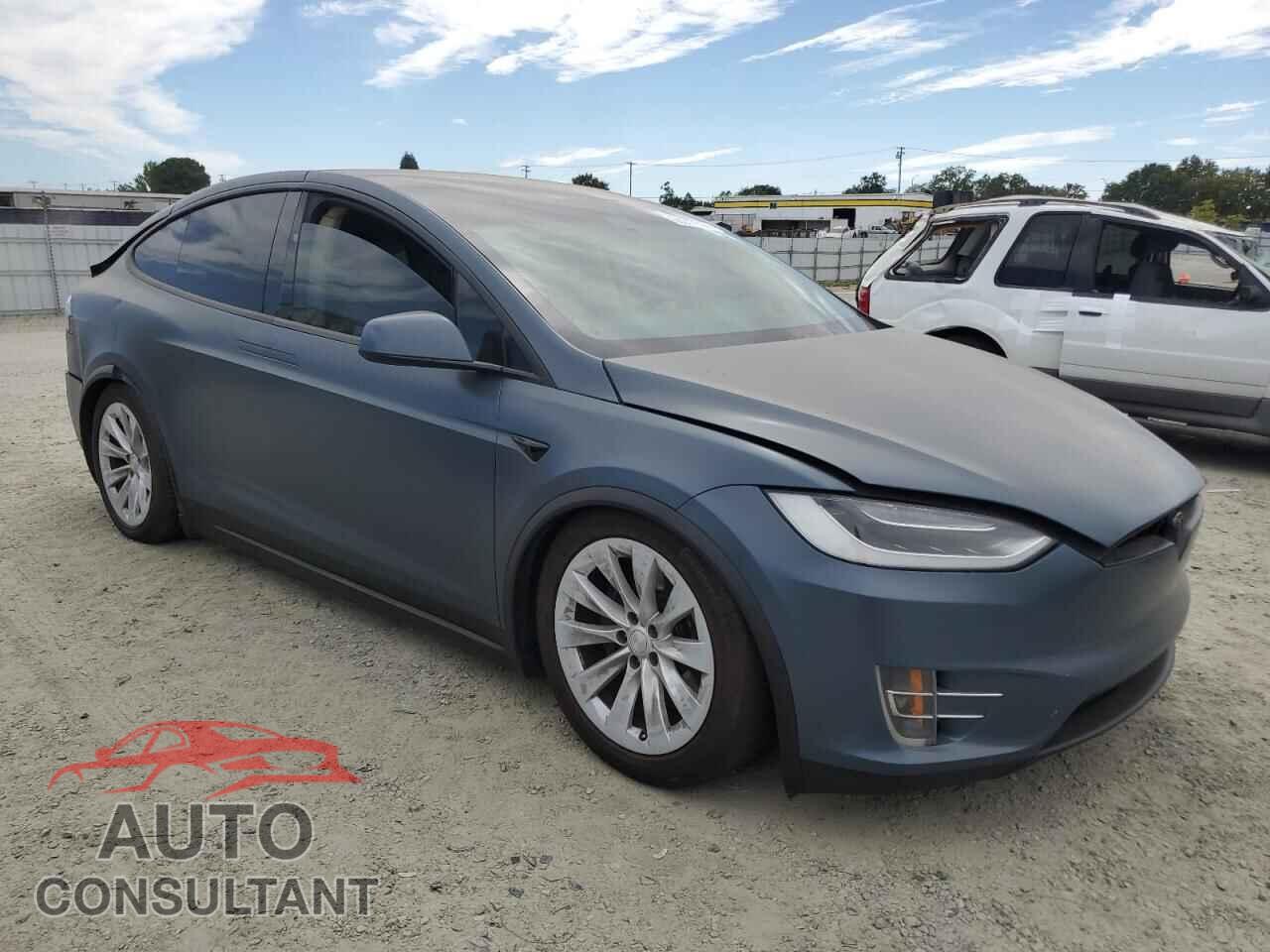TESLA MODEL X 2017 - 5YJXCAE23HF050488