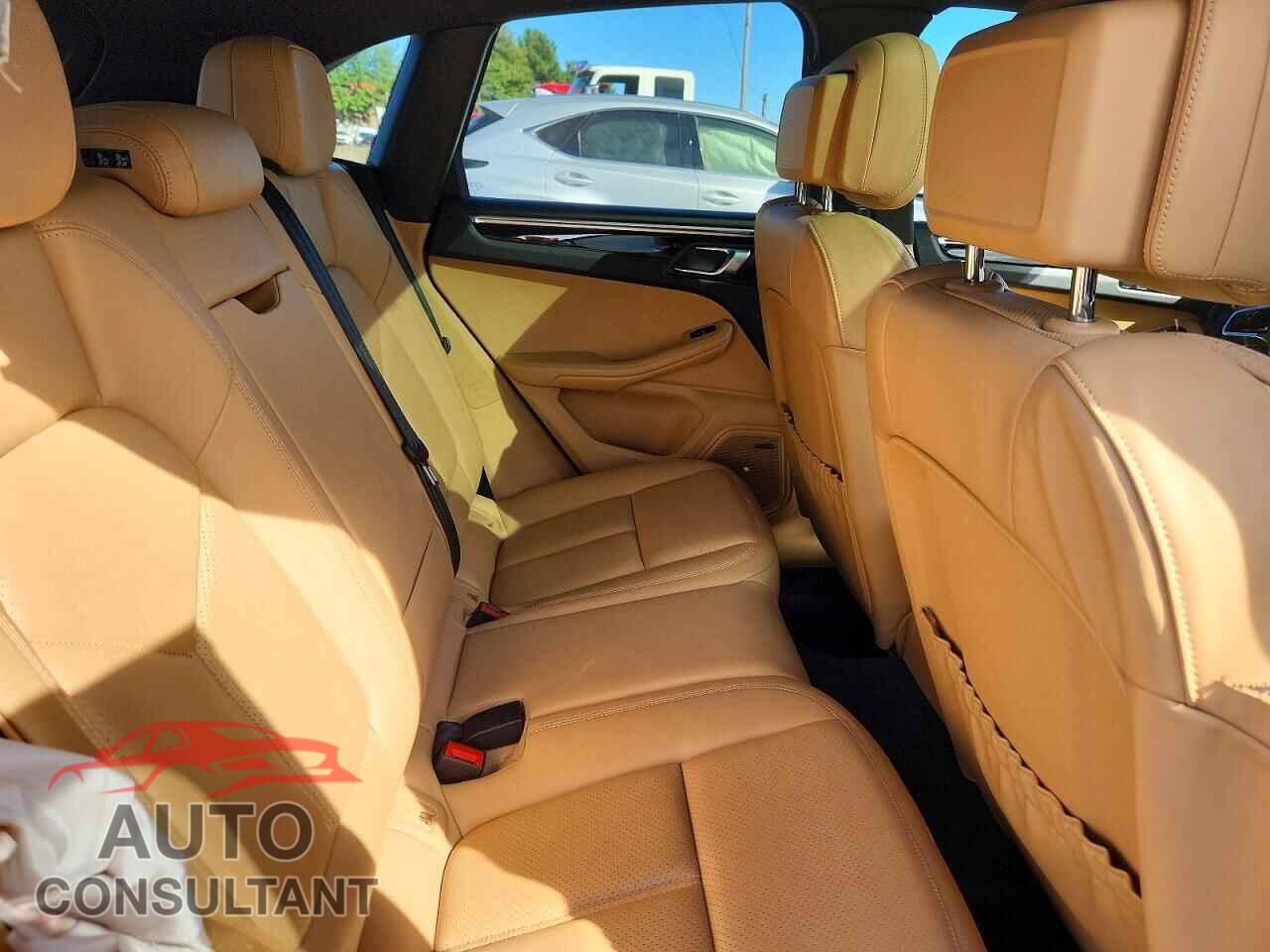 PORSCHE MACAN 2018 - WP1AA2A54JLB24343