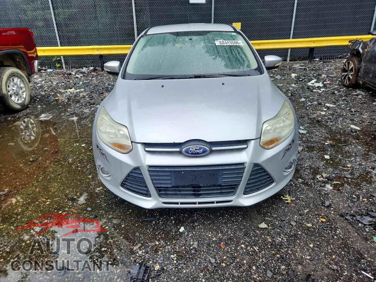 FORD FOCUS 2014 - 1FADP3K2XEL189233