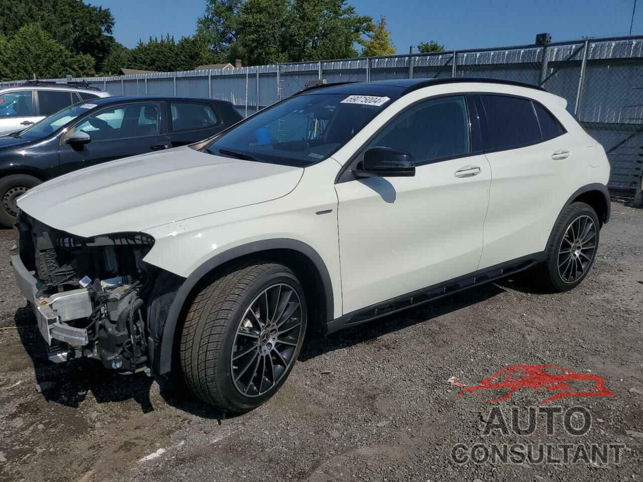 MERCEDES-BENZ GLA-CLASS 2018 - WDCTG4GBXJJ385340