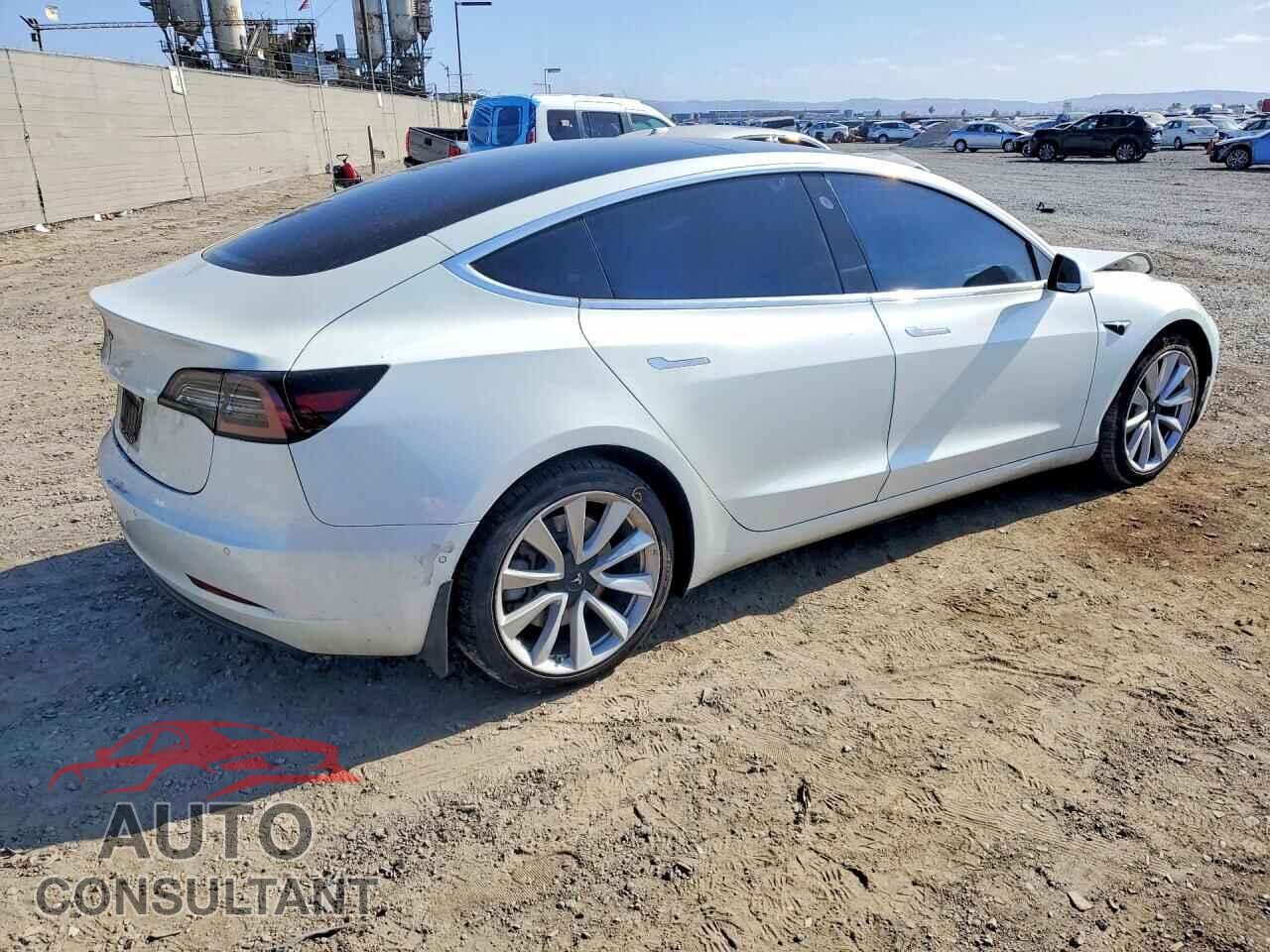 TESLA MODEL 3 2018 - 5YJ3E1EA0JF051166
