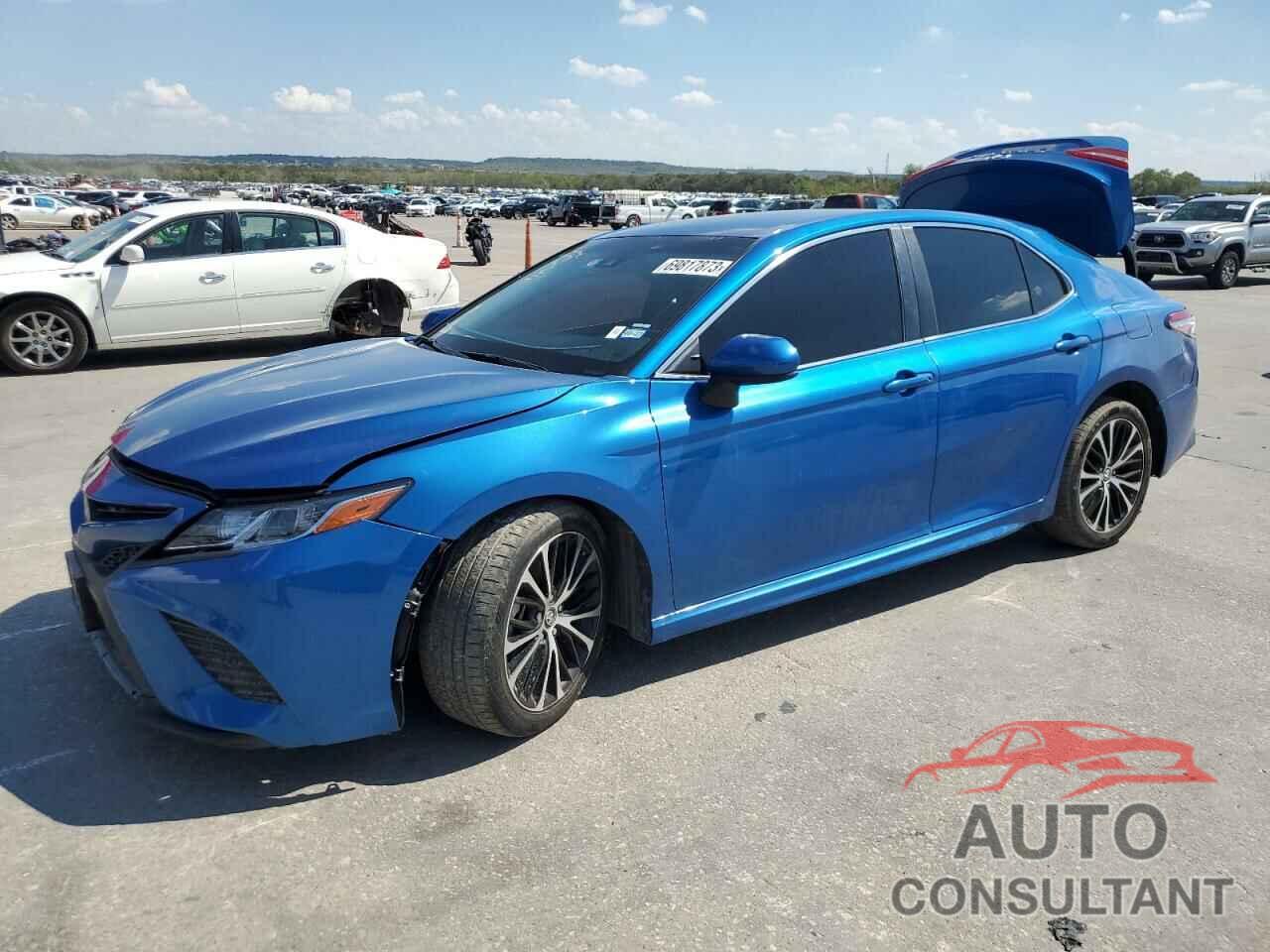 TOYOTA CAMRY 2018 - 4T1B11HK6JU054684