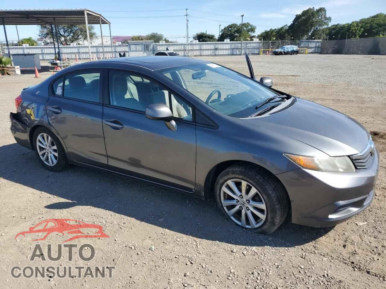 HONDA CIVIC 2012 - 2HGFB2F86CH303444