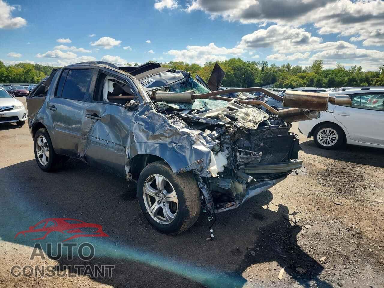 HONDA PILOT 2013 - 5FNYF4H52DB038197