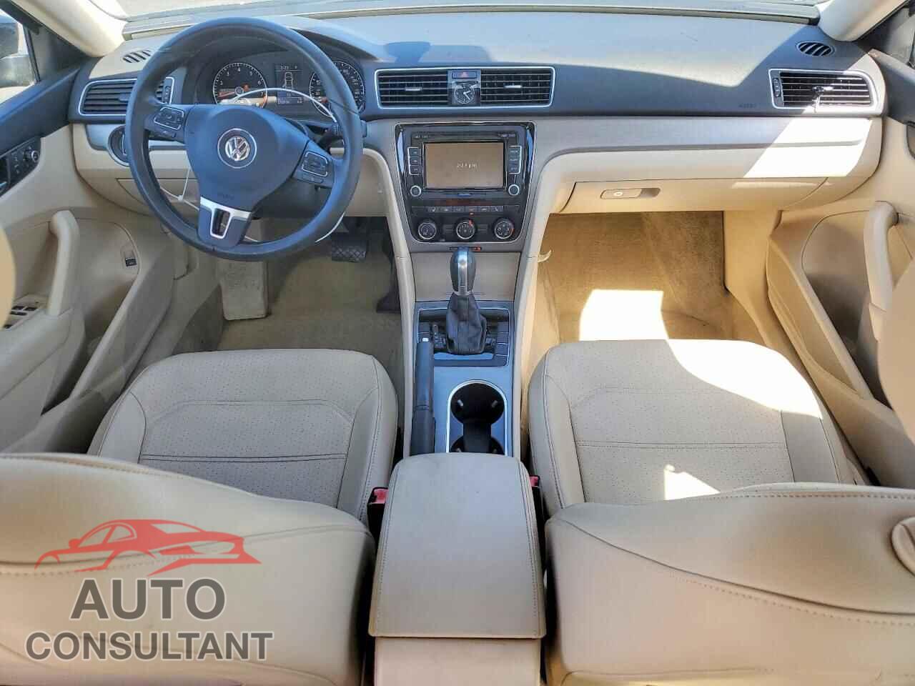 VOLKSWAGEN PASSAT 2014 - 1VWBP7A38EC003558