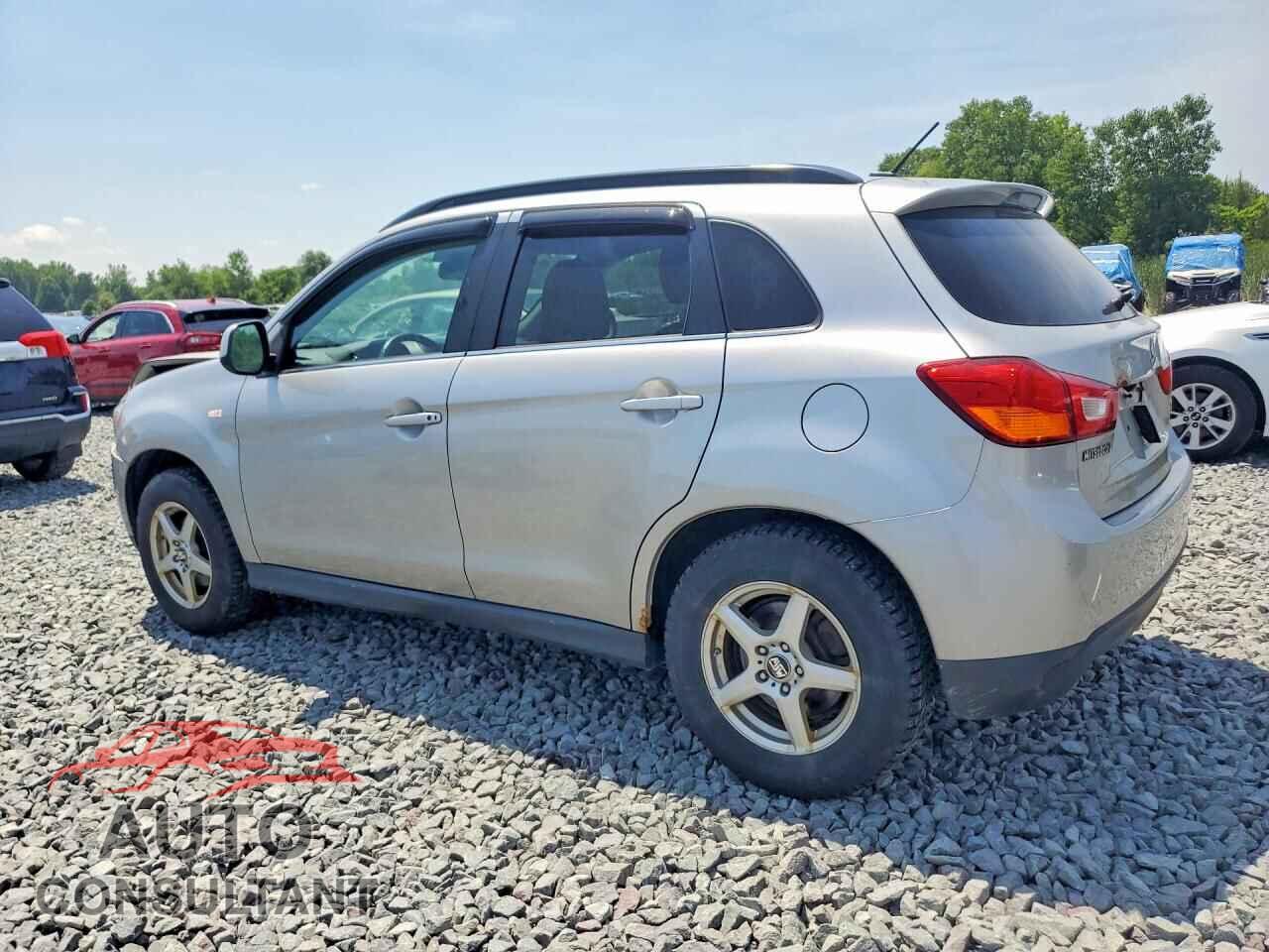 MITSUBISHI OUTLANDER 2013 - 4A4AR4AU4DE009059