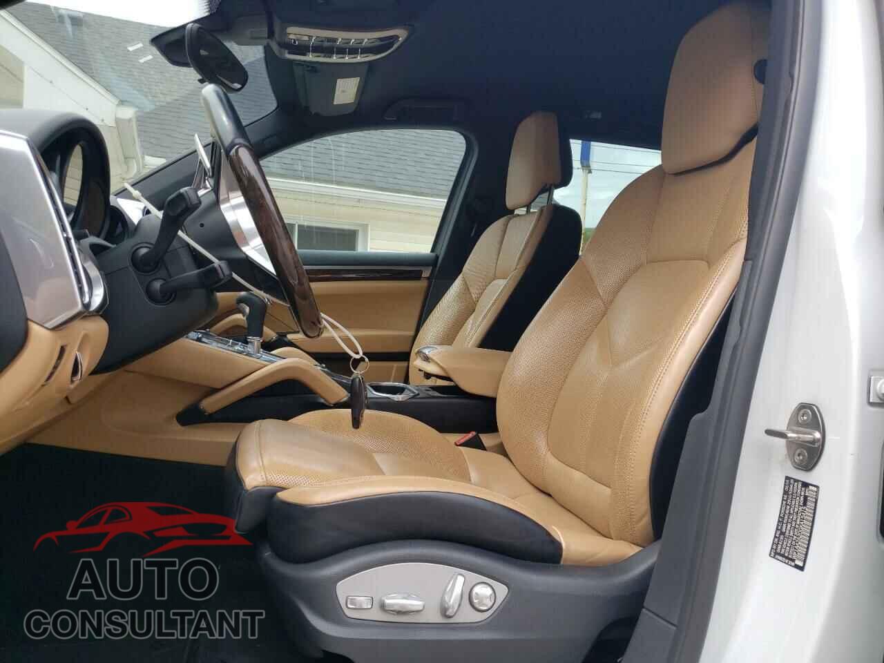PORSCHE CAYENNE 2016 - WP1AA2A20GKA15415