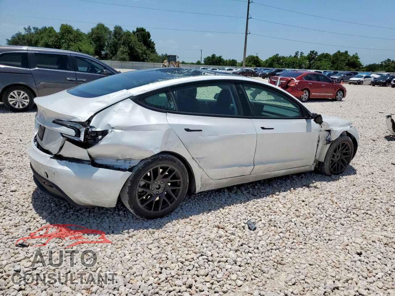 TESLA MODEL 3 2024 - 5YJ3E1EA3RF762677