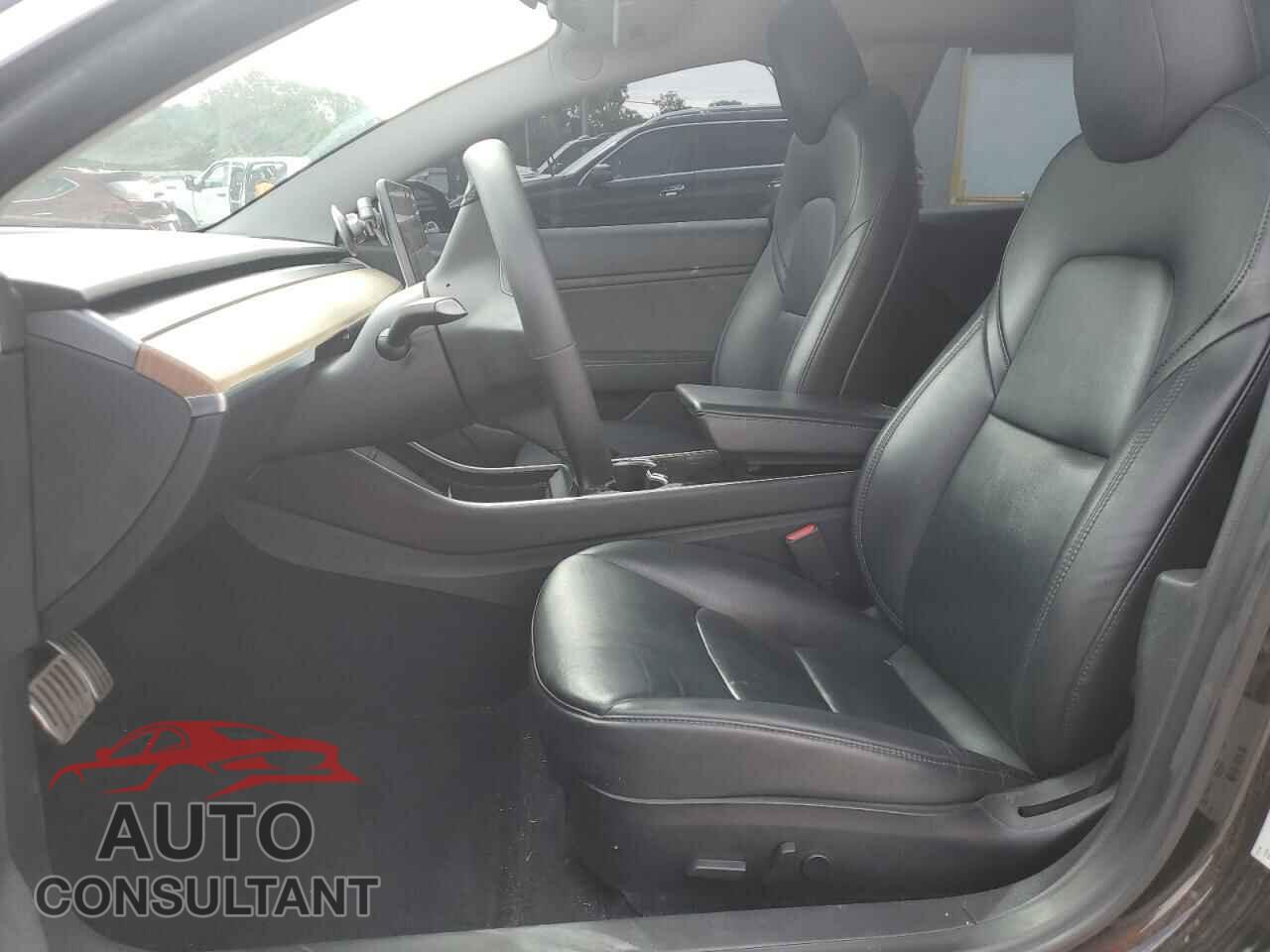 TESLA MODEL 3 2019 - 5YJ3E1EB8KF438686