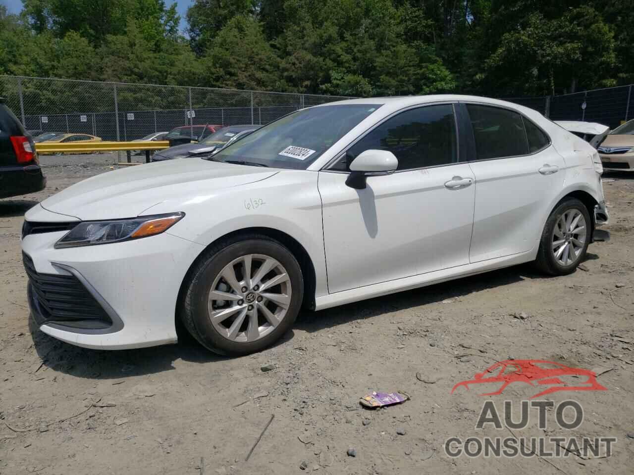 TOYOTA CAMRY 2021 - 4T1R11AK4MU446141