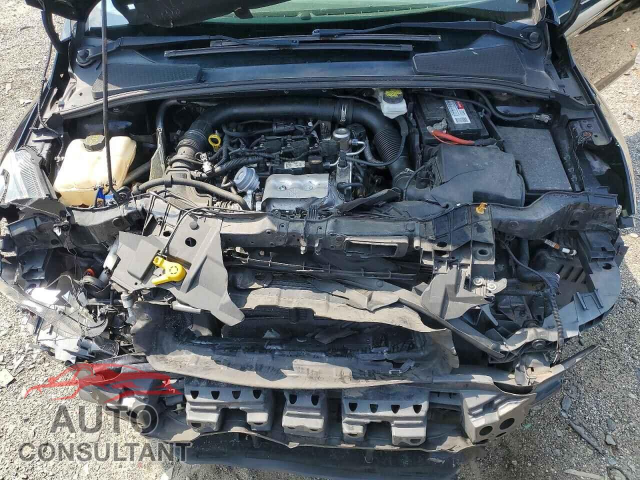FORD FOCUS 2018 - 1FADP3FE2JL332903