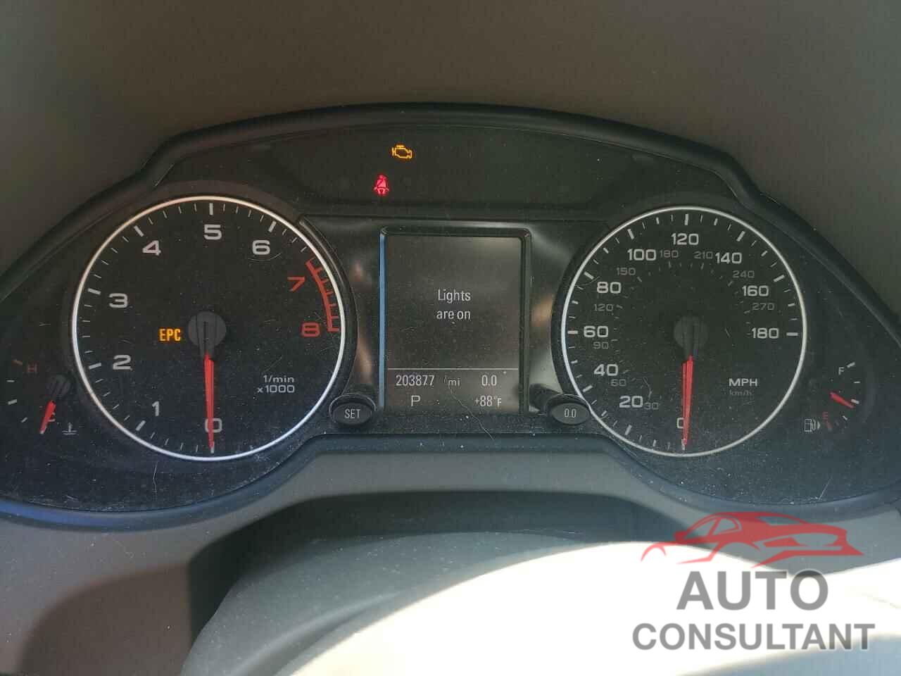 AUDI Q5 2012 - WA1LFAFP0CA051643