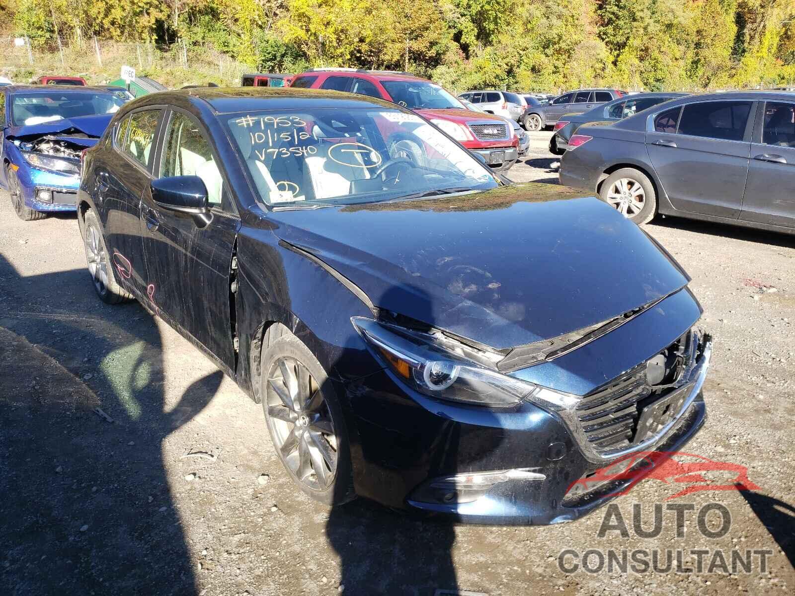 MAZDA 3 2018 - 3MZBN1M37JM259312