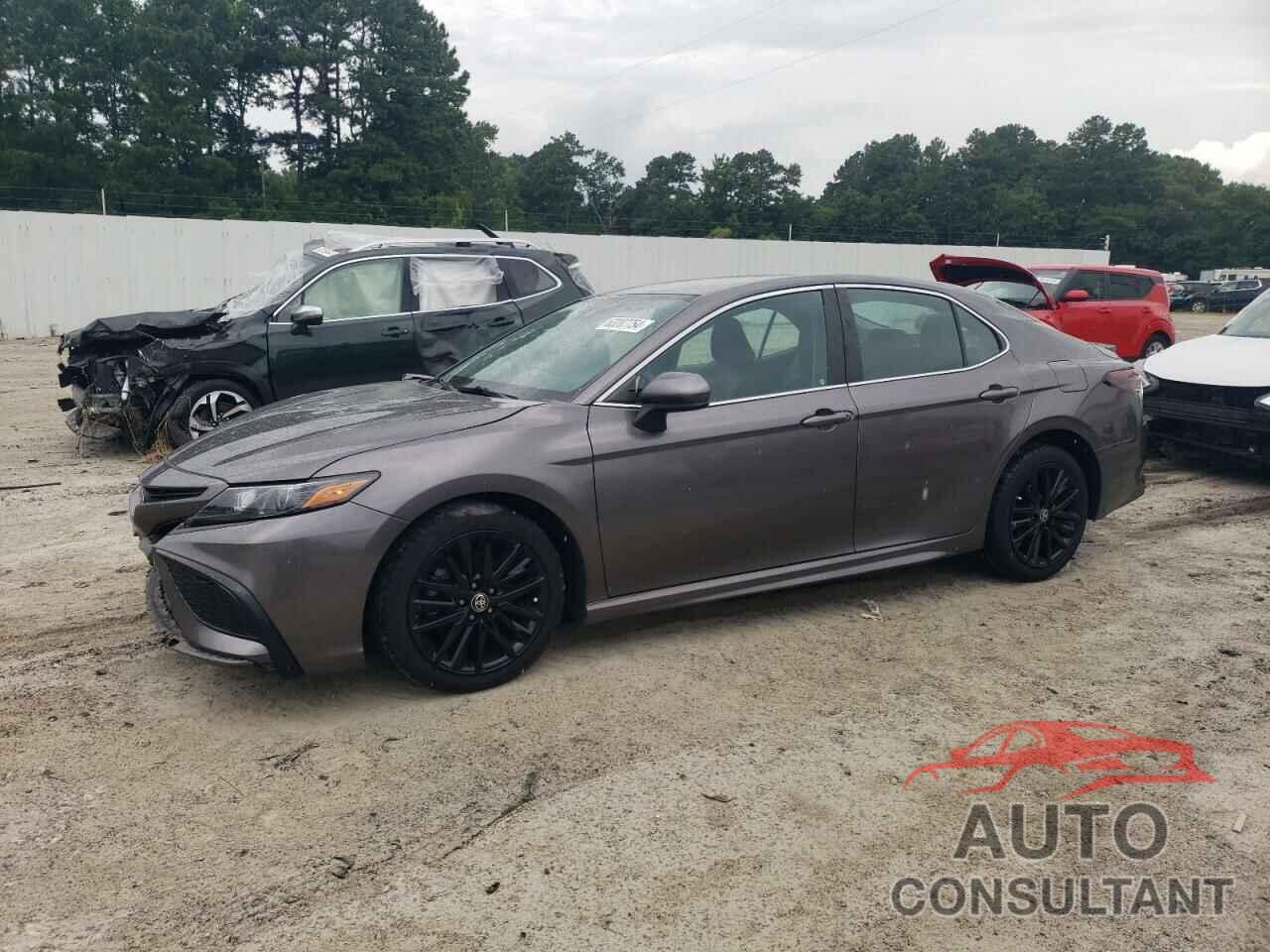 TOYOTA CAMRY 2021 - 4T1G11AKXMU587044