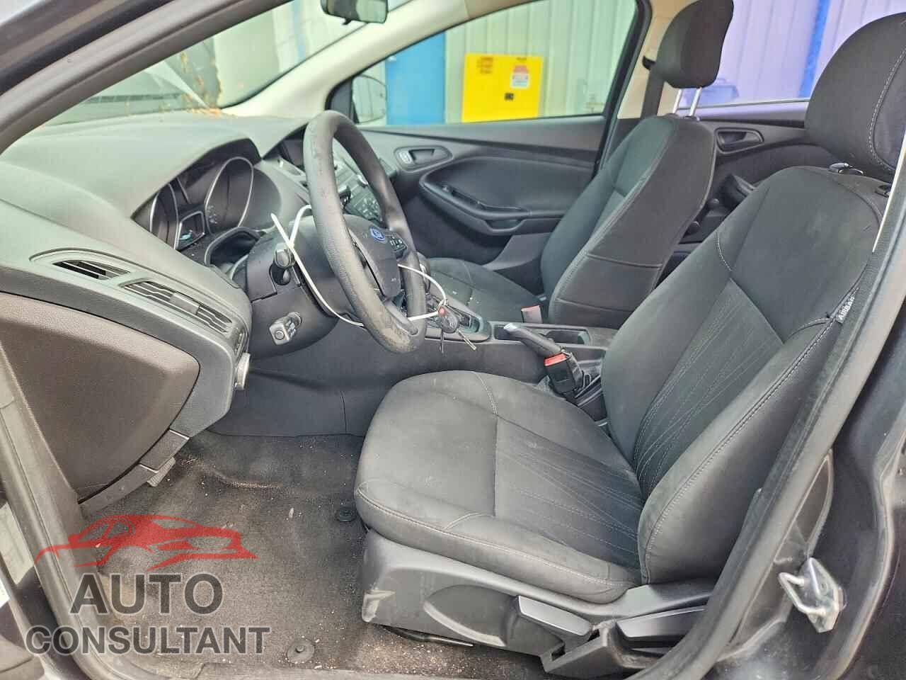 FORD FOCUS 2017 - 1FADP3E27HL202441