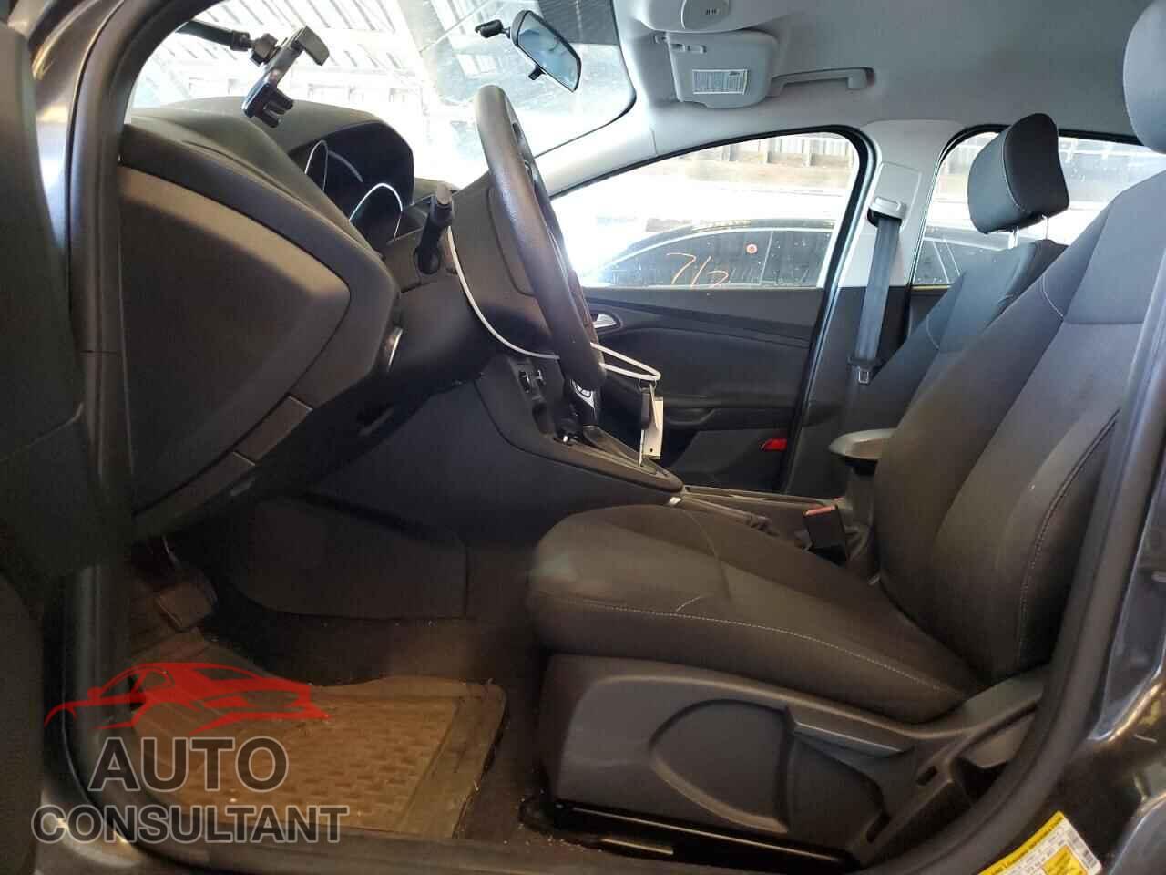 FORD FOCUS 2015 - 1FADP3F22FL288043
