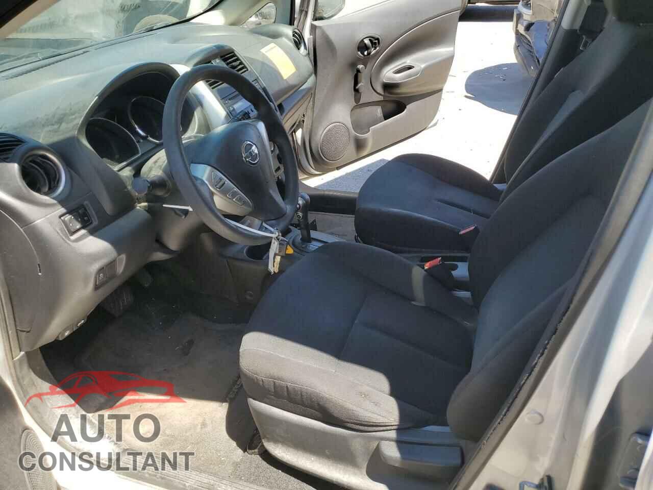 NISSAN VERSA 2017 - 3N1CE2CP3HL373540