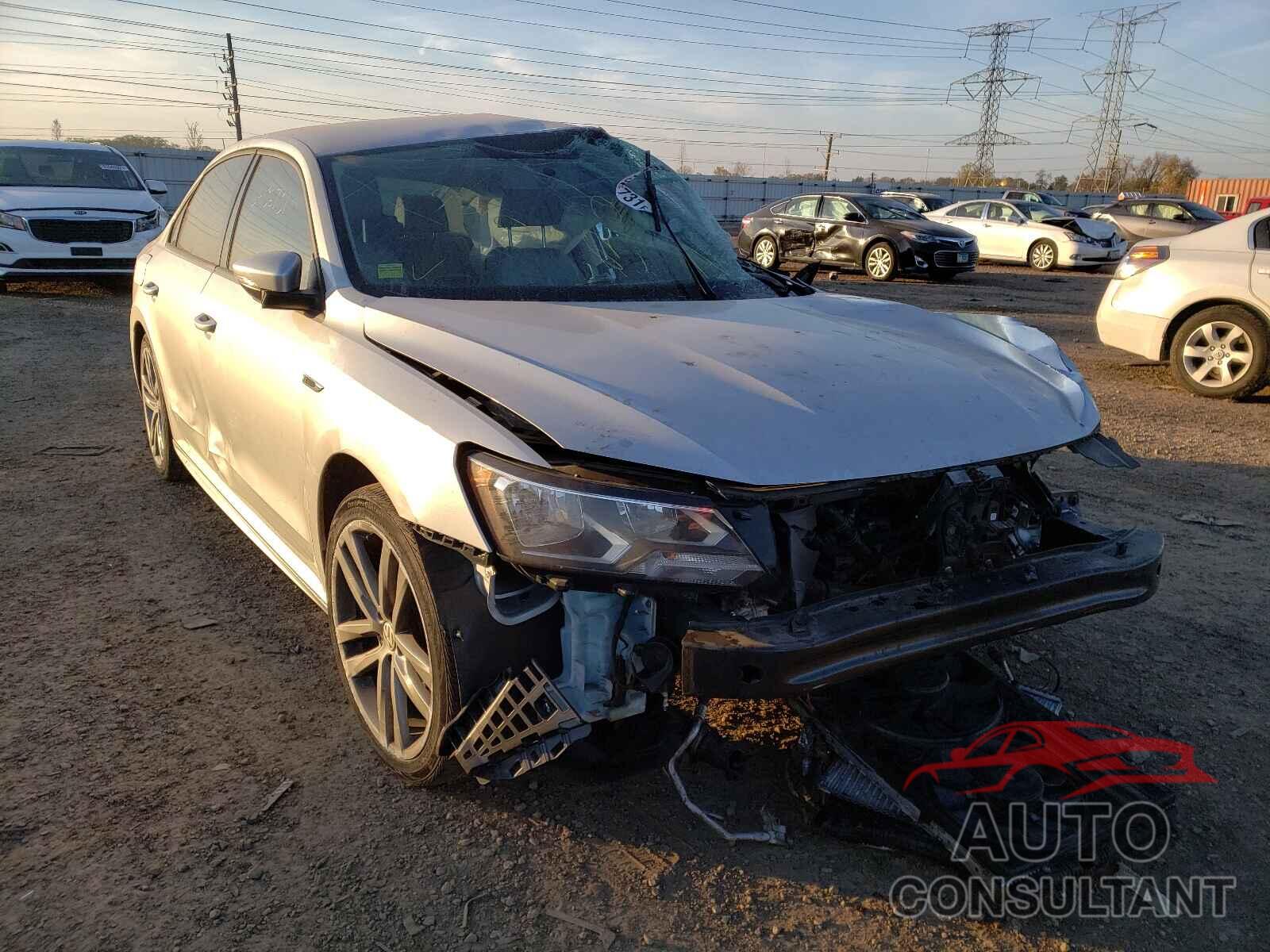 VOLKSWAGEN PASSAT 2018 - 1VWAA7A30JC044130
