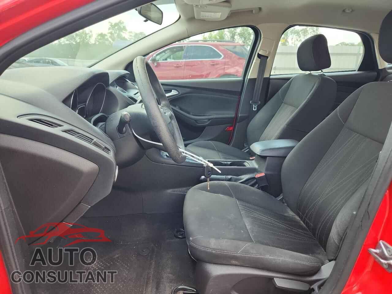 FORD FOCUS 2016 - 1FADP3F21GL305965