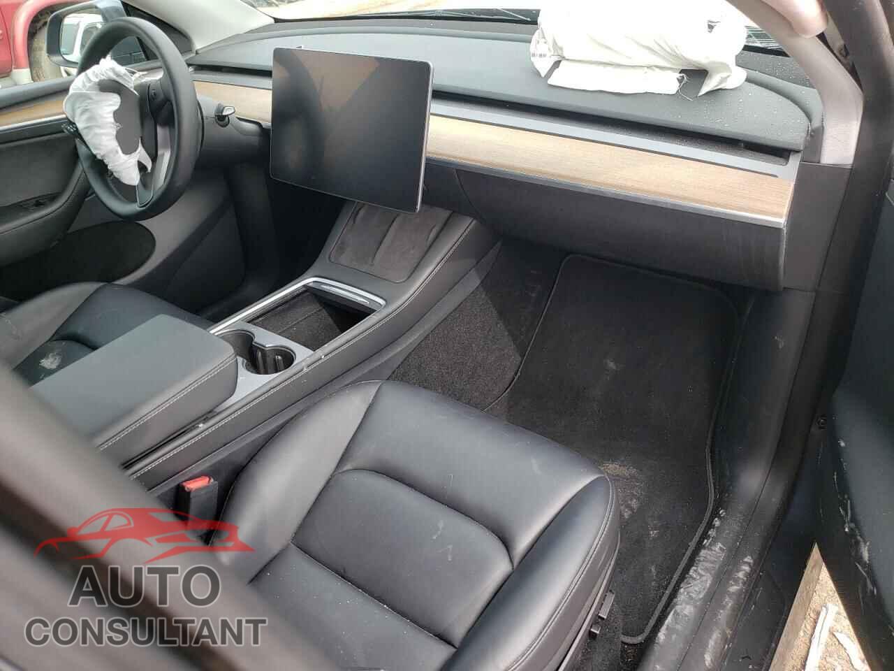TESLA MODEL Y 2023 - 7SAYGDEE7PF700526