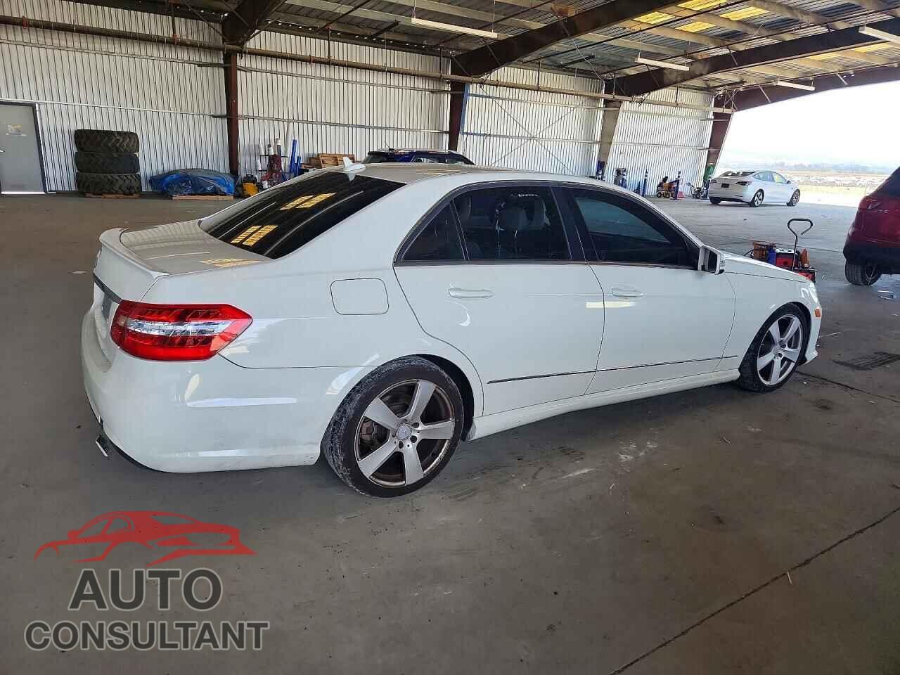 MERCEDES-BENZ E-CLASS 2011 - WDDHF5GB9BA267985
