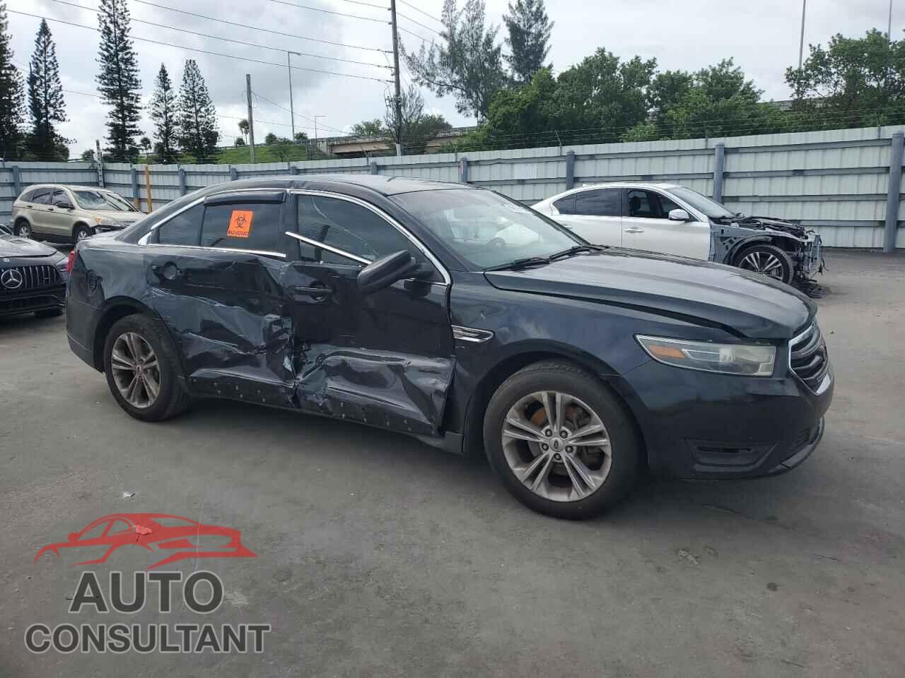 FORD TAURUS 2015 - 1FAHP2E86FG158552
