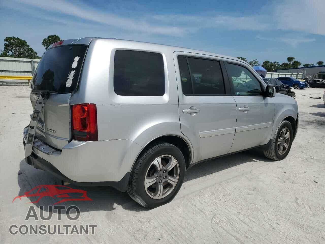 HONDA PILOT 2015 - 5FNYF3H33FB021937