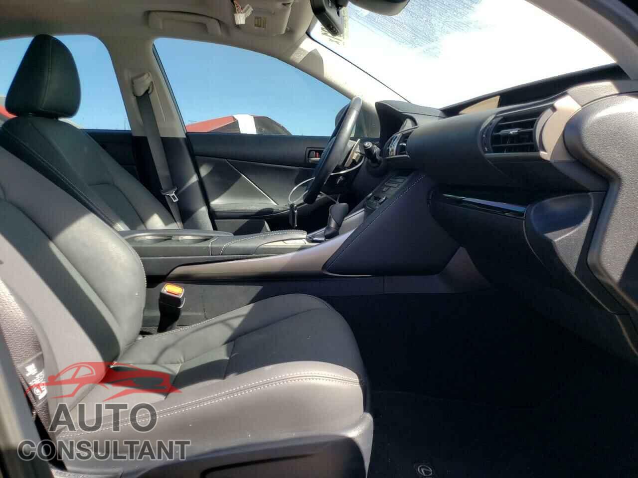 LEXUS IS 2020 - JTHDA1D20L5107085