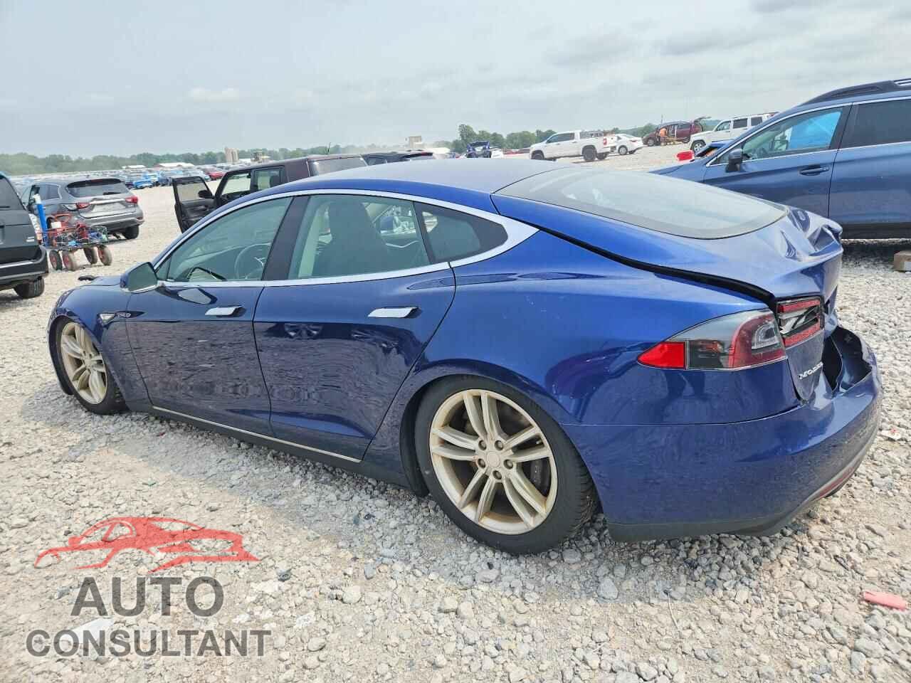 TESLA MODEL S 2015 - 5YJSA1E25FF116147