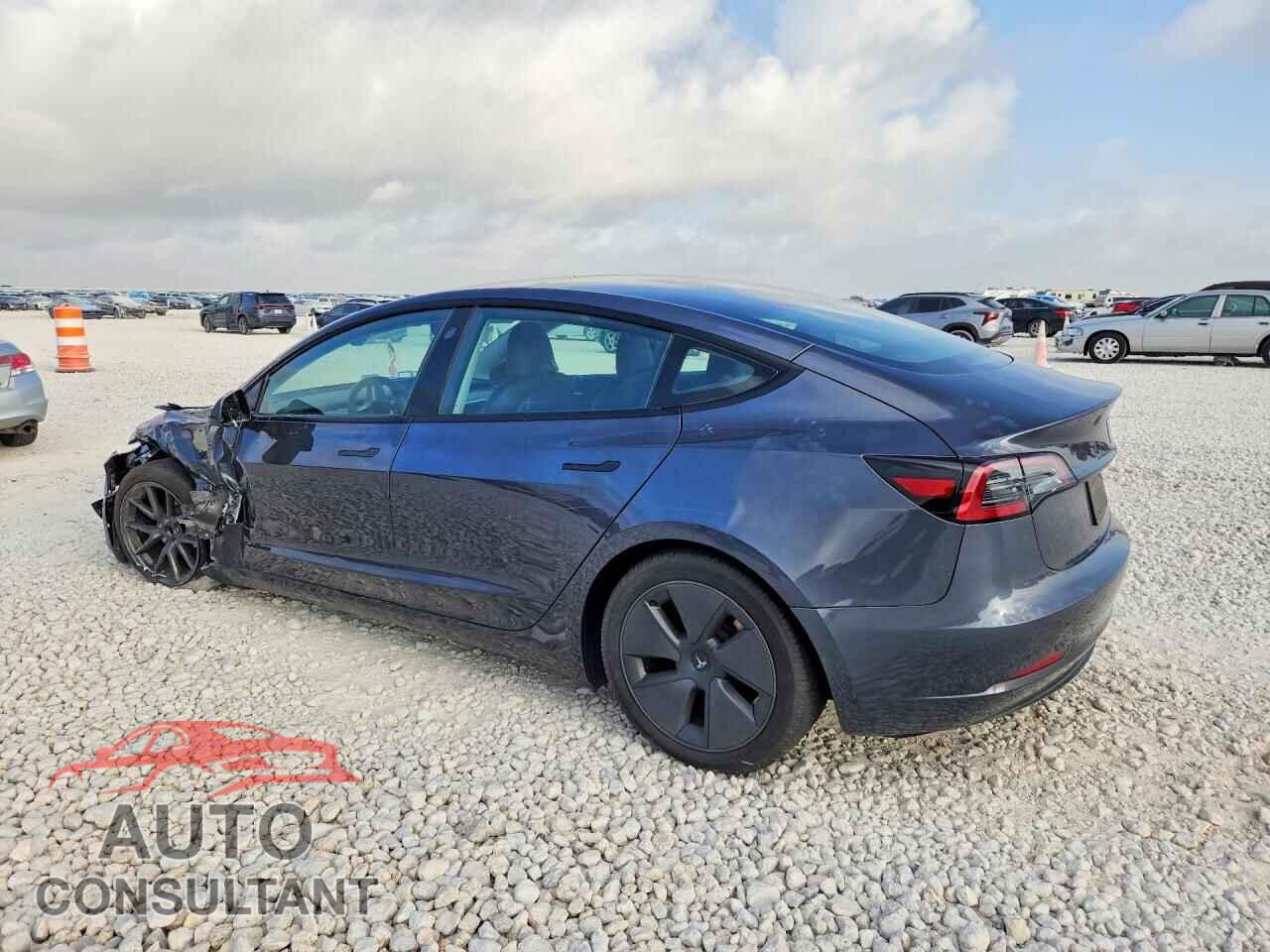 TESLA MODEL 3 2023 - 5YJ3E1EA5PF696081