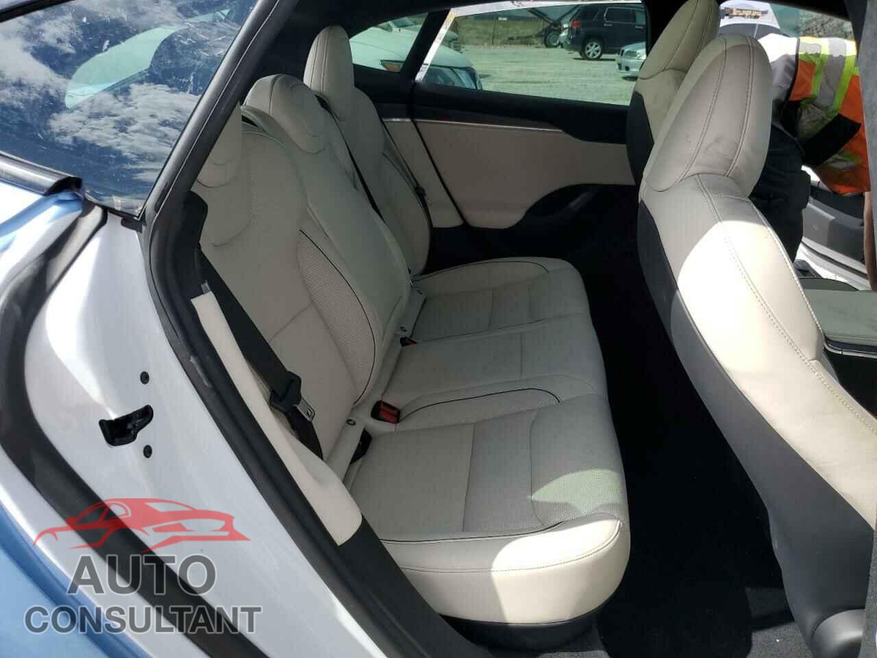 TESLA MODEL S 2023 - 5YJSA1E60PF508067