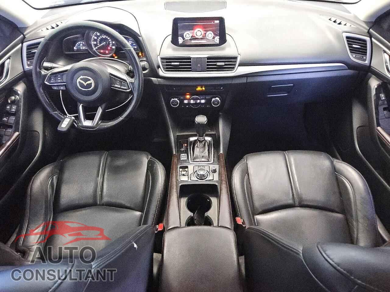 MAZDA 3 2018 - 3MZBN1L36JM210541