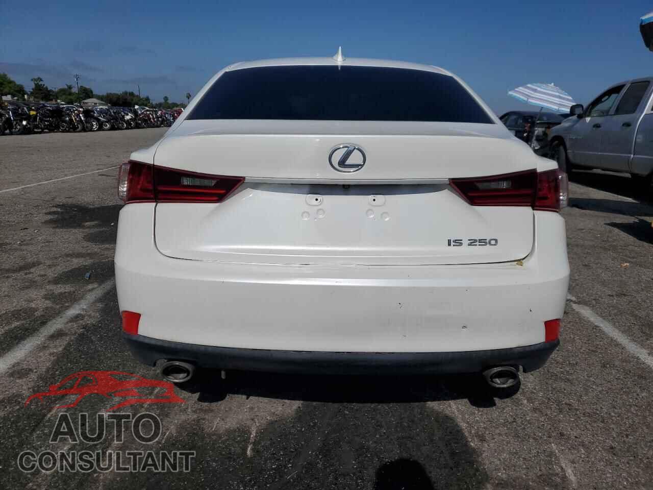 LEXUS IS 2015 - JTHBF1D20F5080046