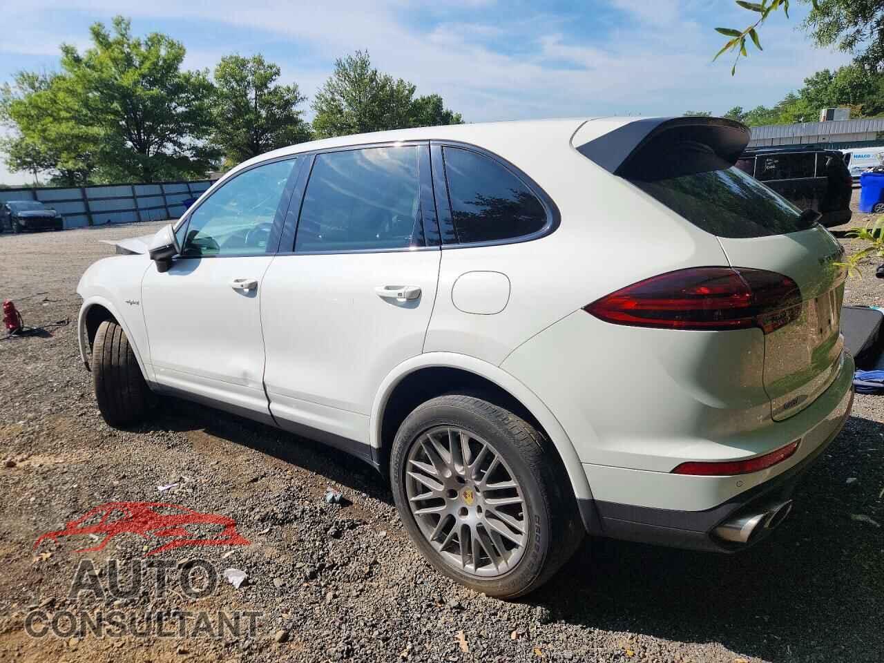 PORSCHE CAYENNE 2018 - WP1AE2A28JLA71463