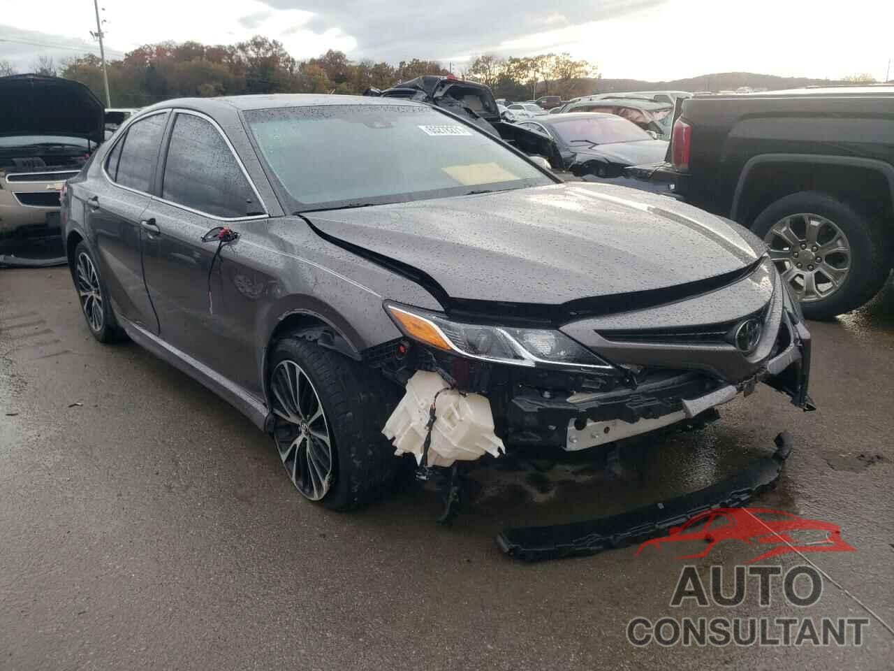 TOYOTA CAMRY 2018 - 4T1B11HK0JU527835