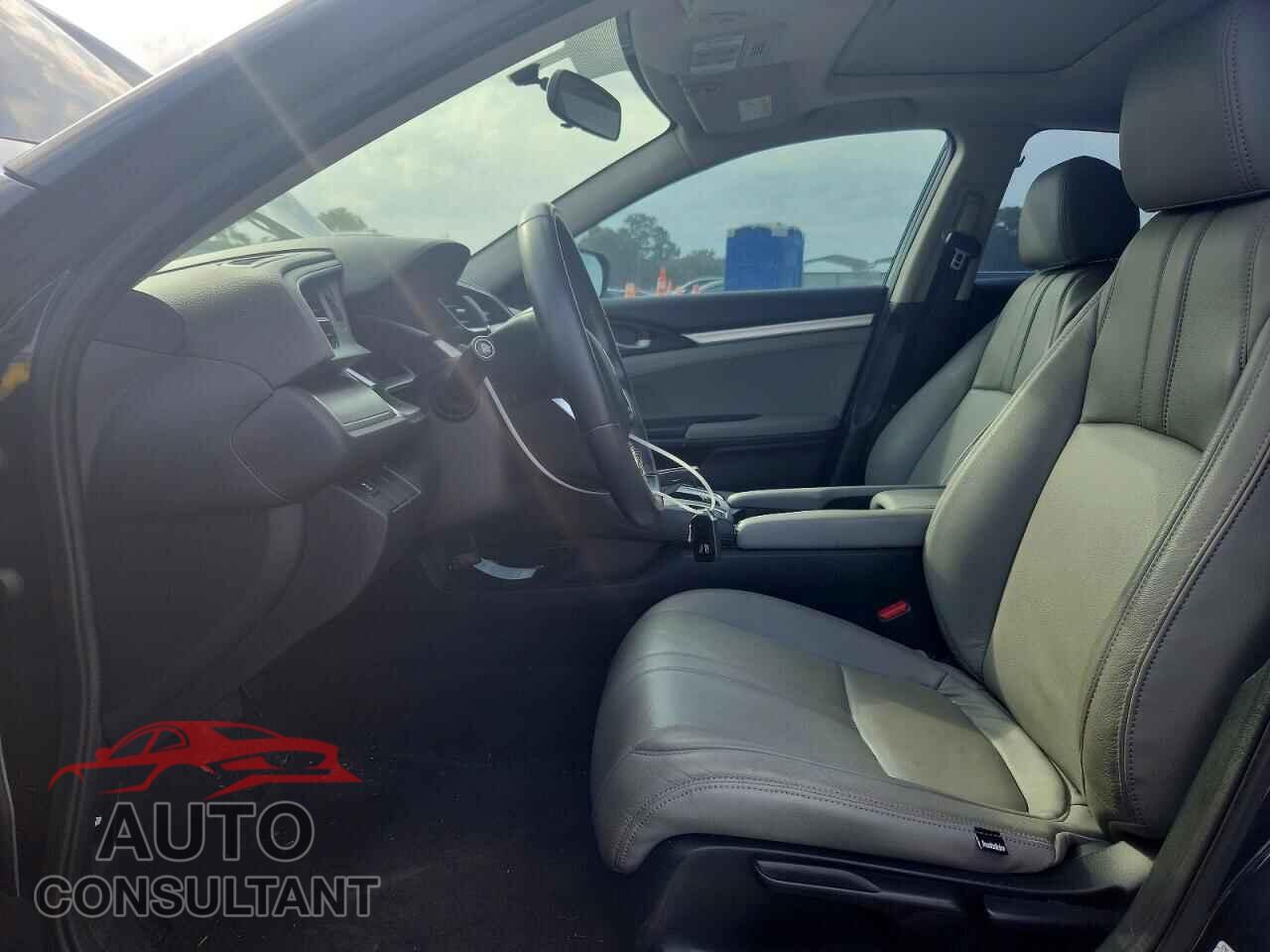 HONDA CIVIC 2017 - 19XFC2F78HE011624