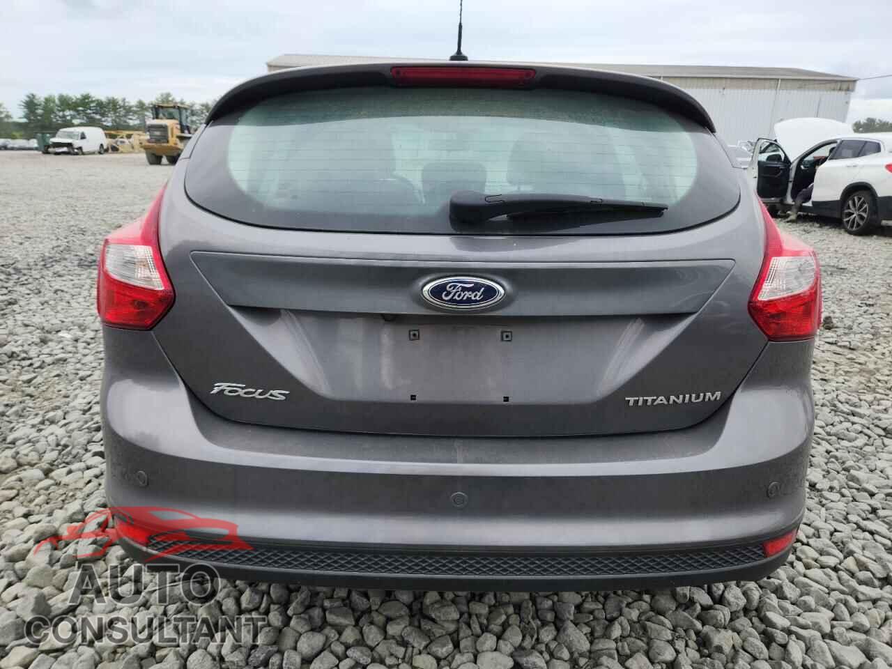 FORD FOCUS 2013 - 1FADP3N24DL135520