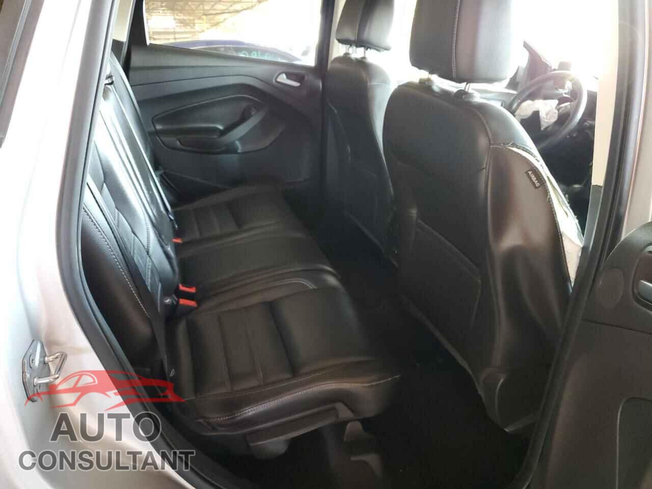FORD ESCAPE 2017 - 1FMCU9J97HUE09857