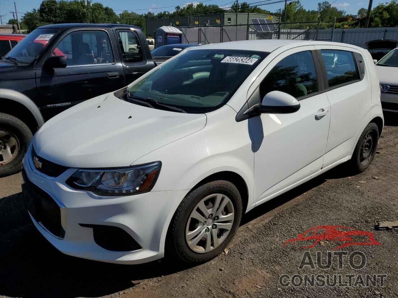 CHEVROLET SONIC 2018 - 1G1JG6SH9J4110943