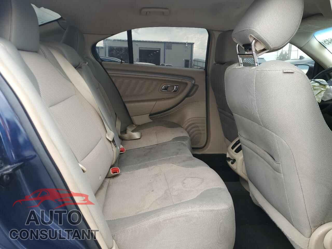 FORD TAURUS 2017 - 1FAHP2E82HG103647